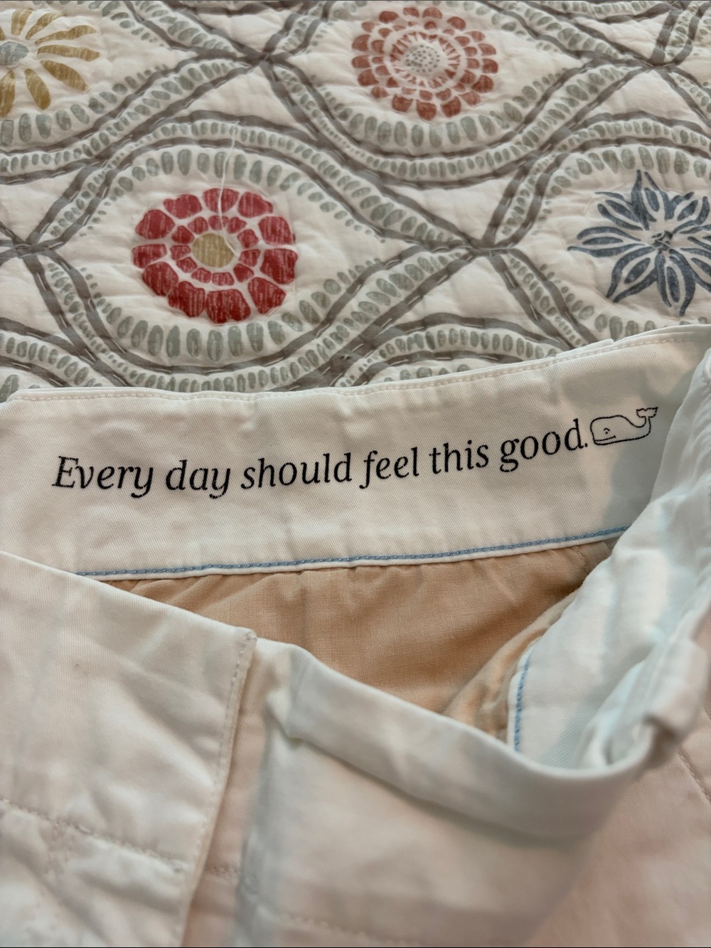 Vineyard Vines white shorts, size 6. - Picture 8 of 9